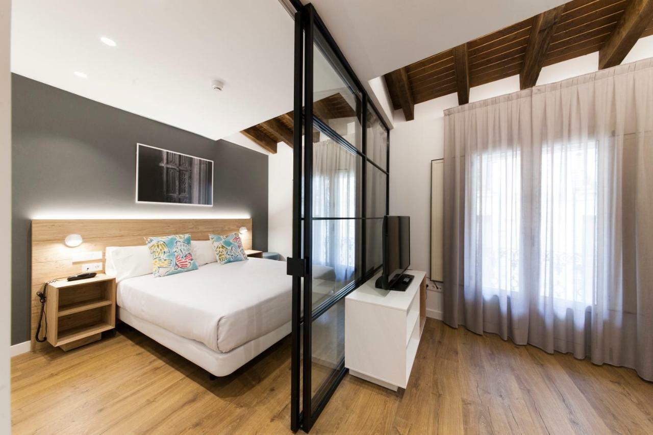Antique Pamplona Tres Reyes Apartments Buitenkant foto